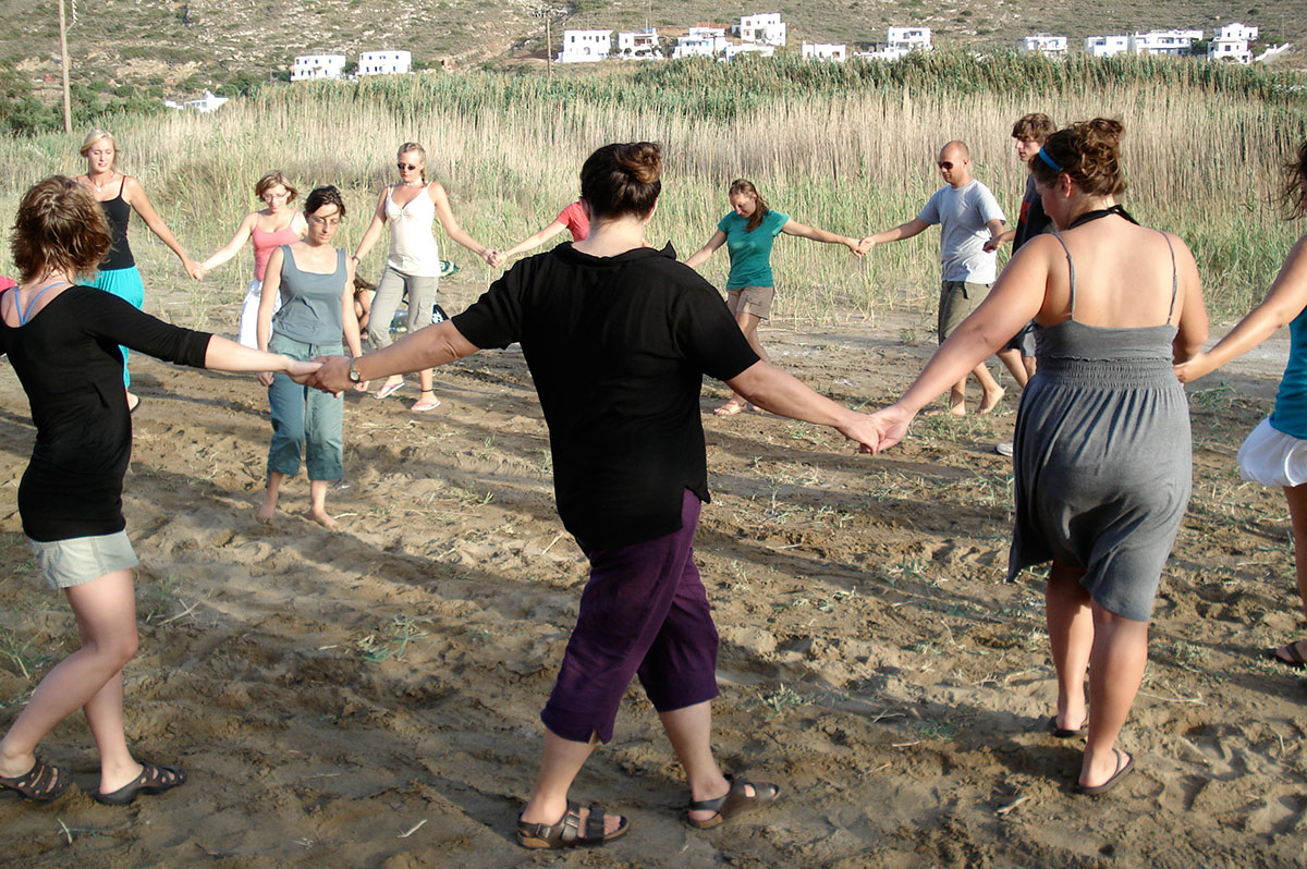 Lezioni di danza tradizionale greca a Sifnos